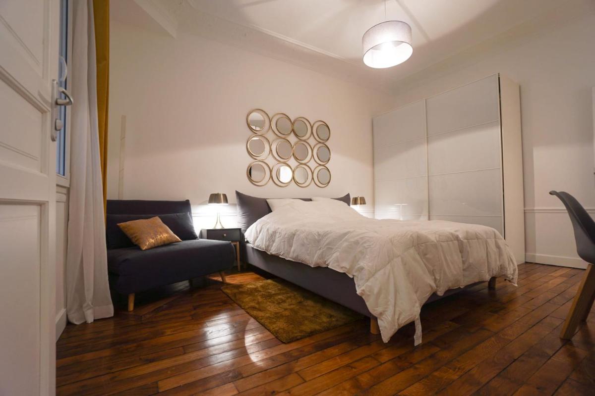 Large Flat At 2 Steps From The Eiffel Tower
