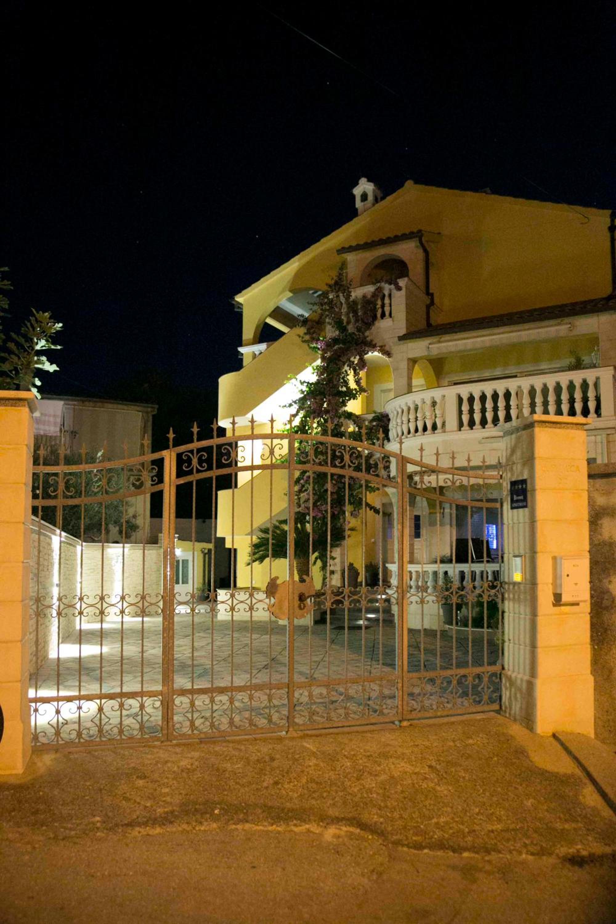 Apartments Visnja