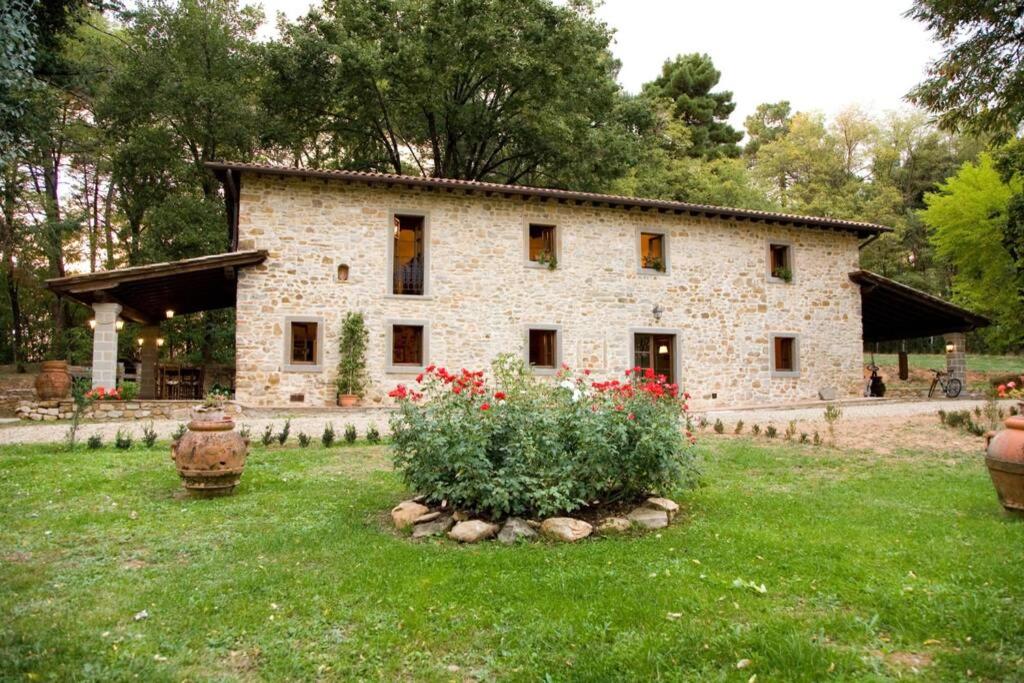 VILLA LIZ Tuscany, private pool, hot tub, property fenced, pets allowed view 3