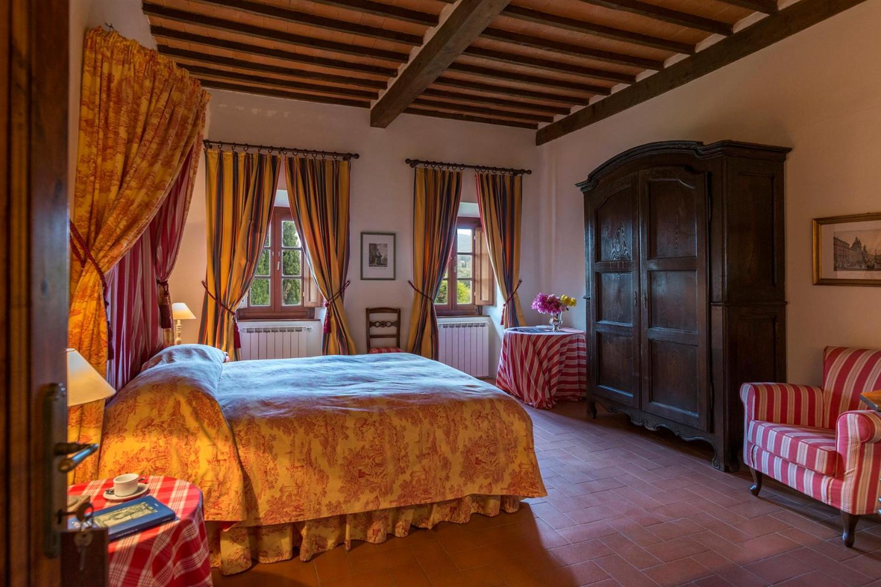 Villa Palazzaccio 26, Emma Villas view 3