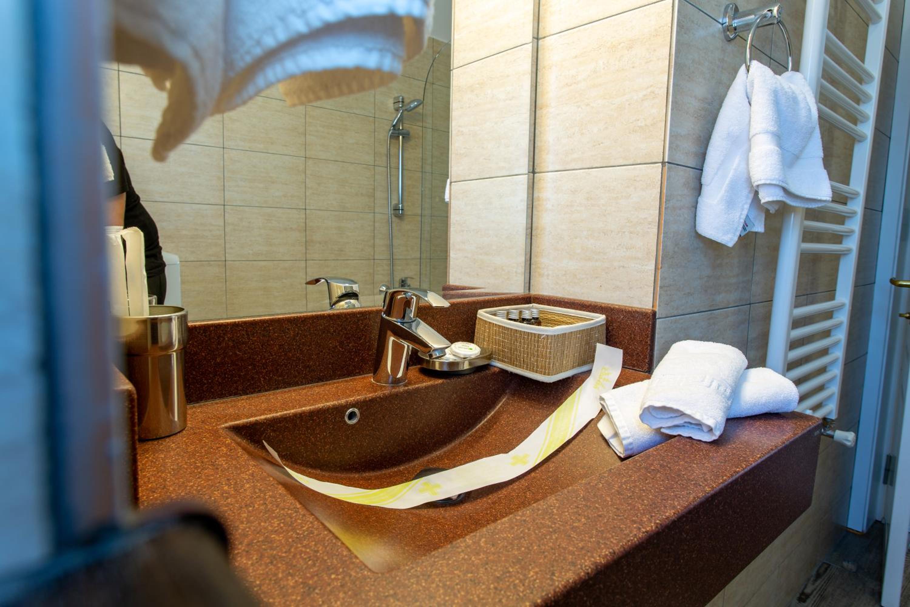 Photo 48