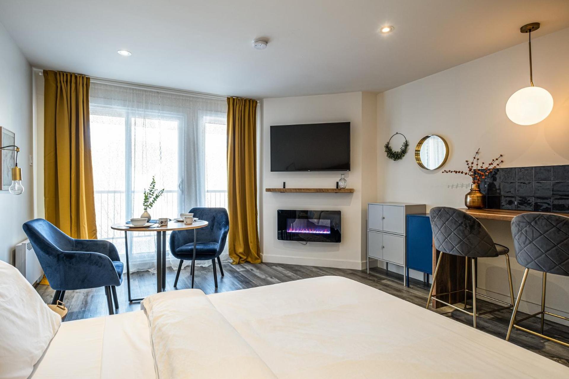 hotel room