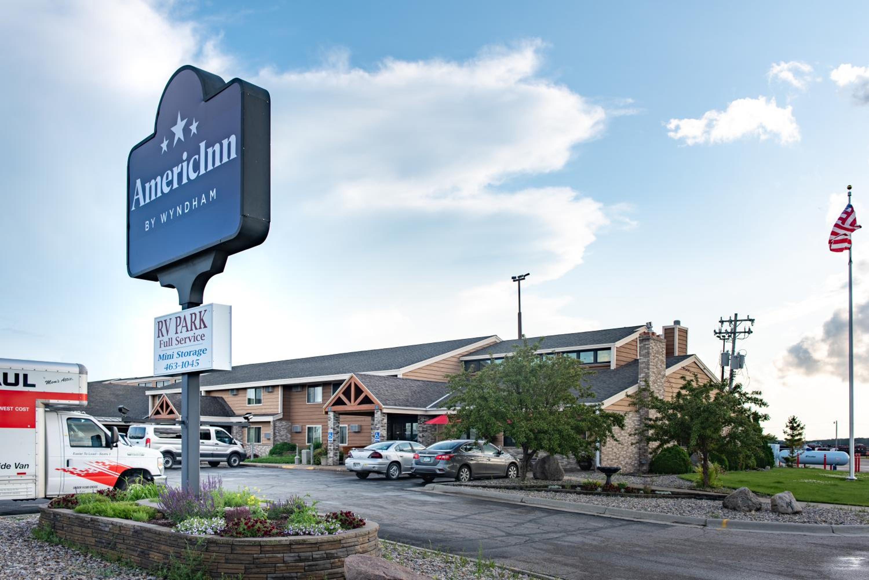 AmericInn by Wyndham Roseau