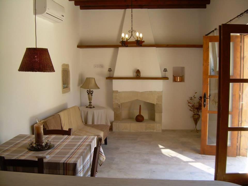 Ktima Charitini 2