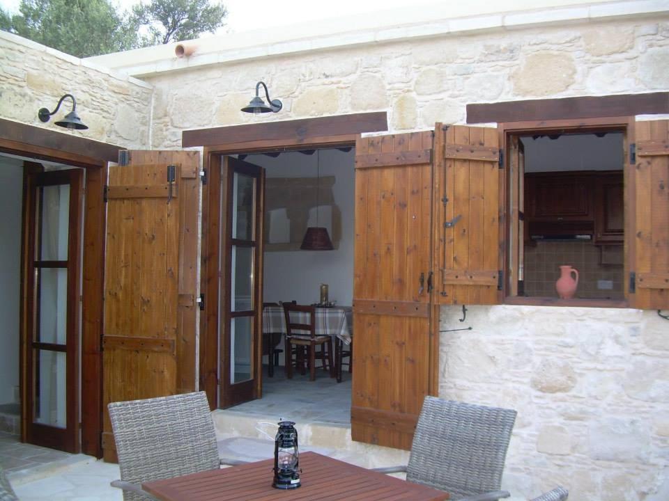 Ktima Charitini 2