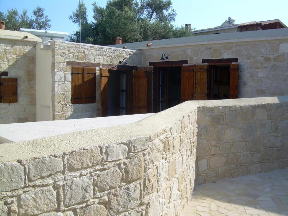 Ktima Charitini 2