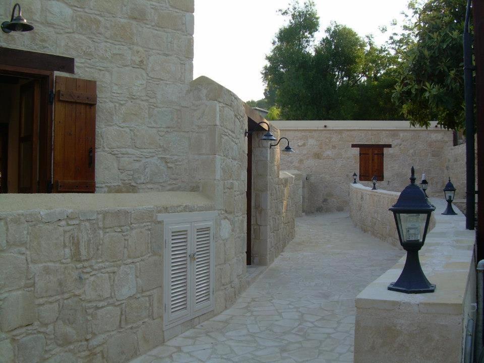 Ktima Charitini 2