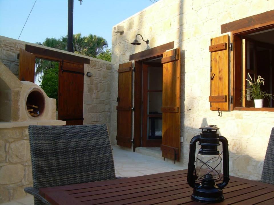 Ktima Charitini 2