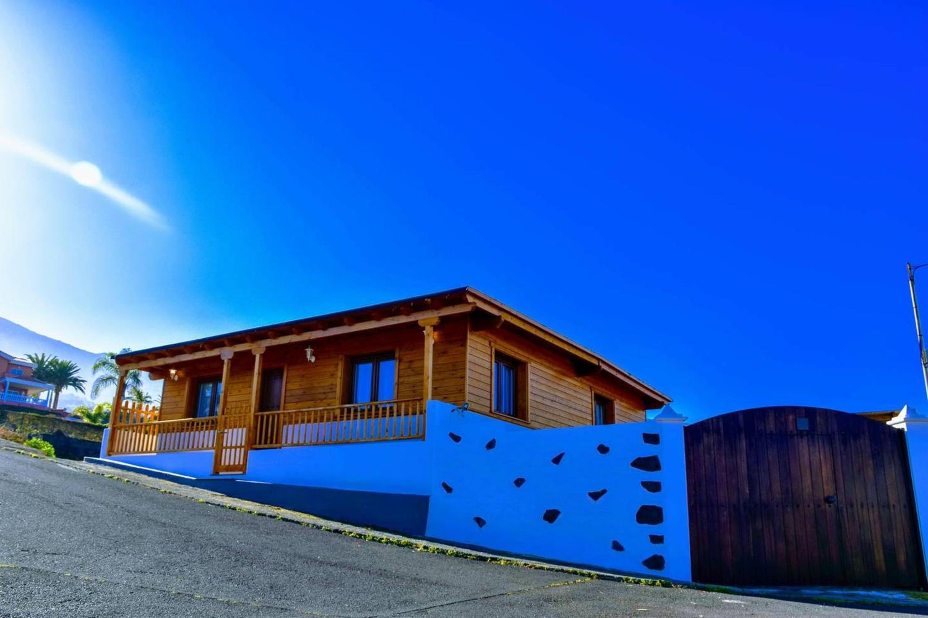 Charming house in Icod de los Vinos with garden 70 m² view 5