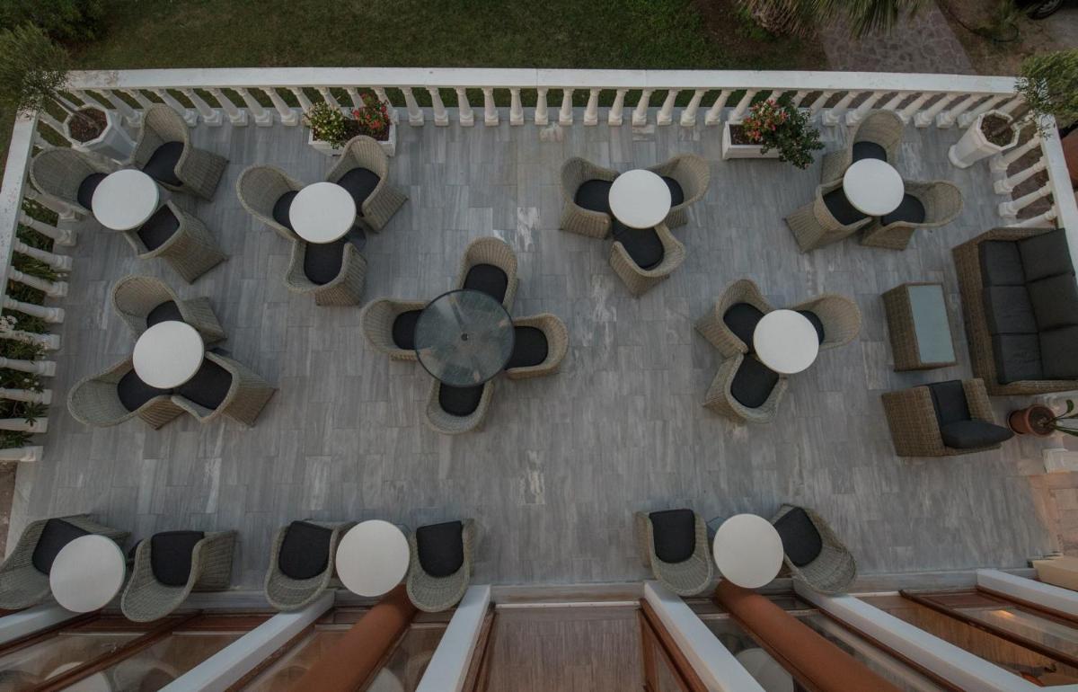 outdoor BBQ area