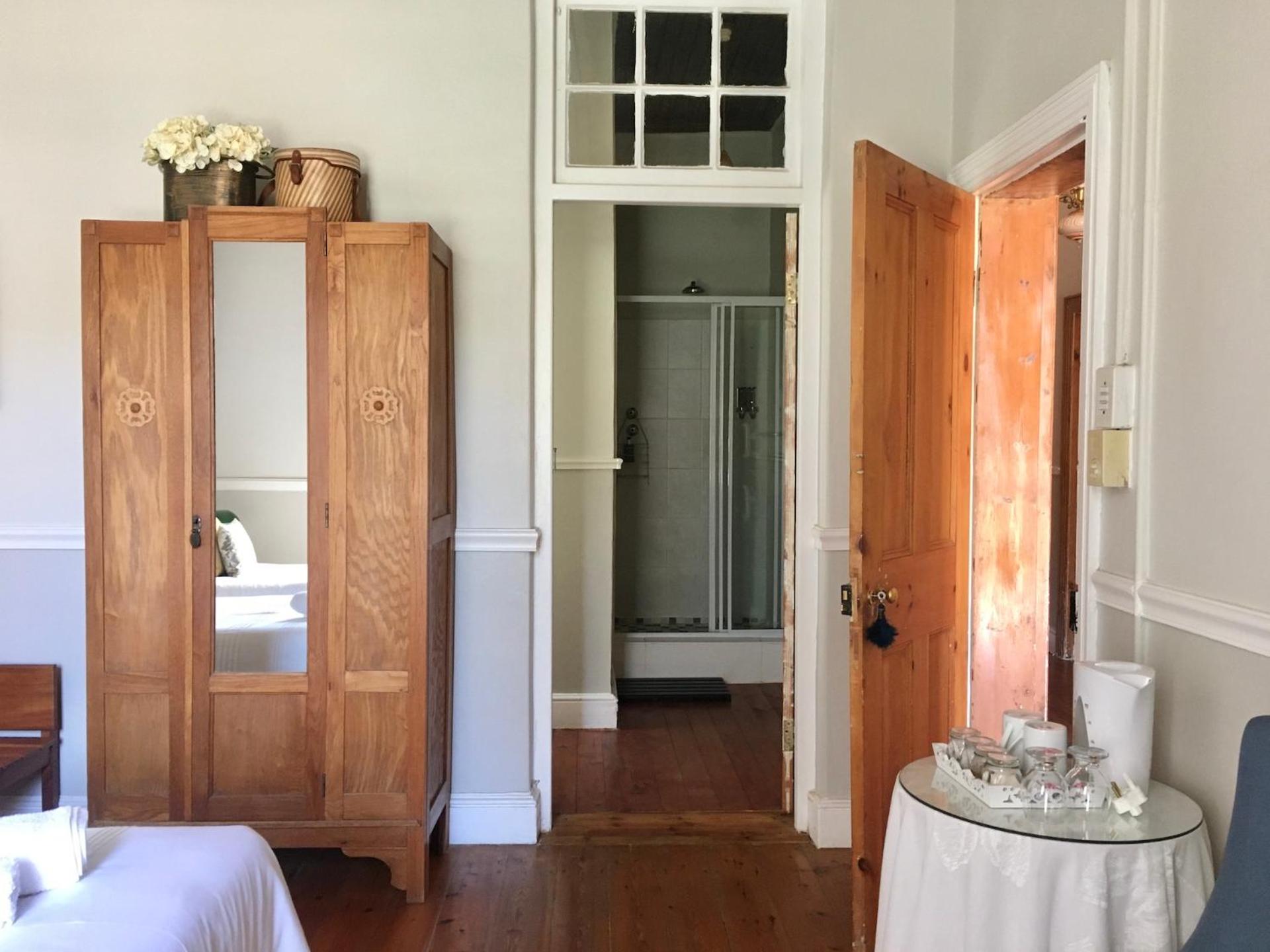 John Montagu Accommodation