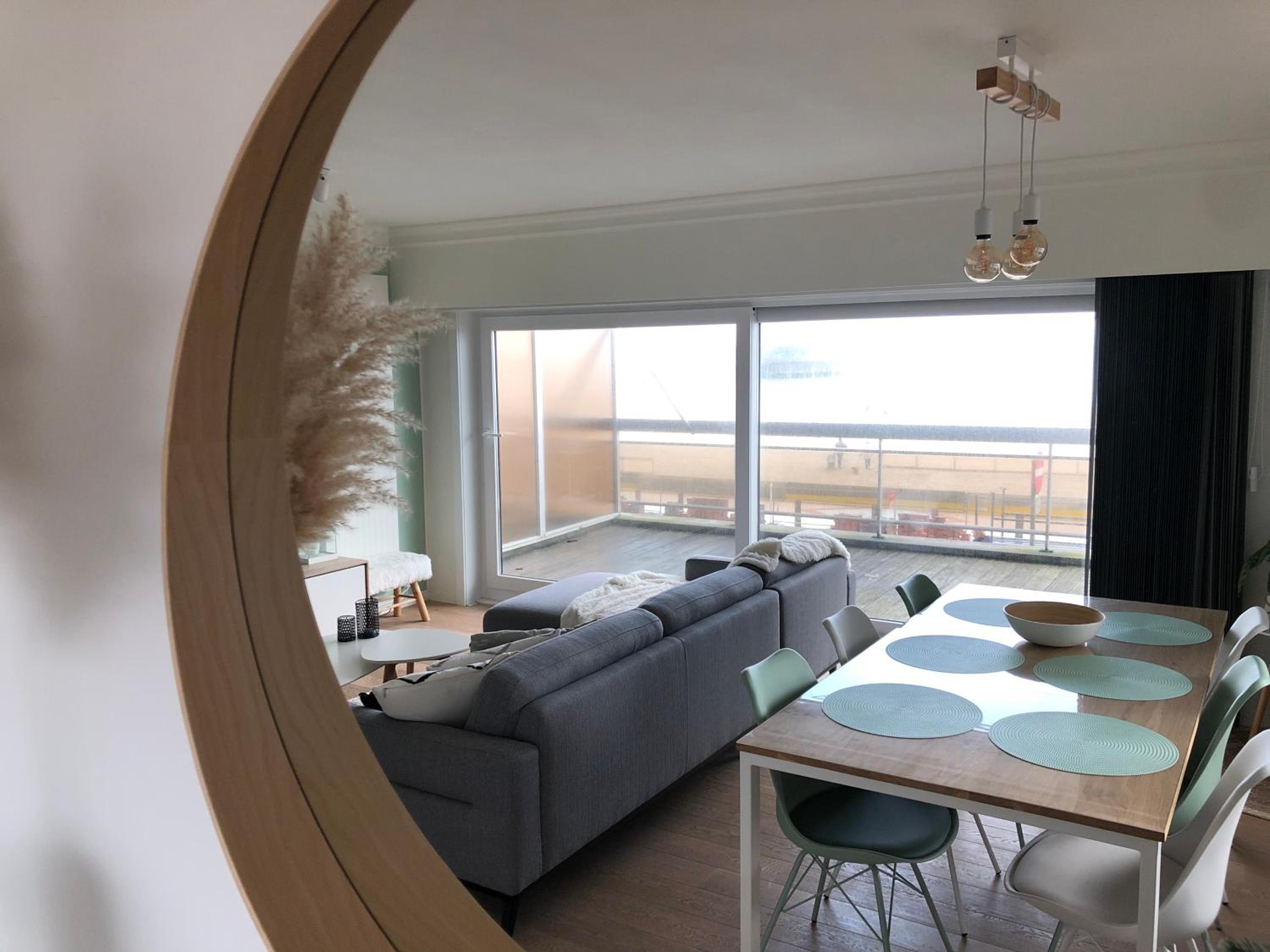 Luxueus appartement met ruim terras, frontaal zeezicht 4 à 5 personen