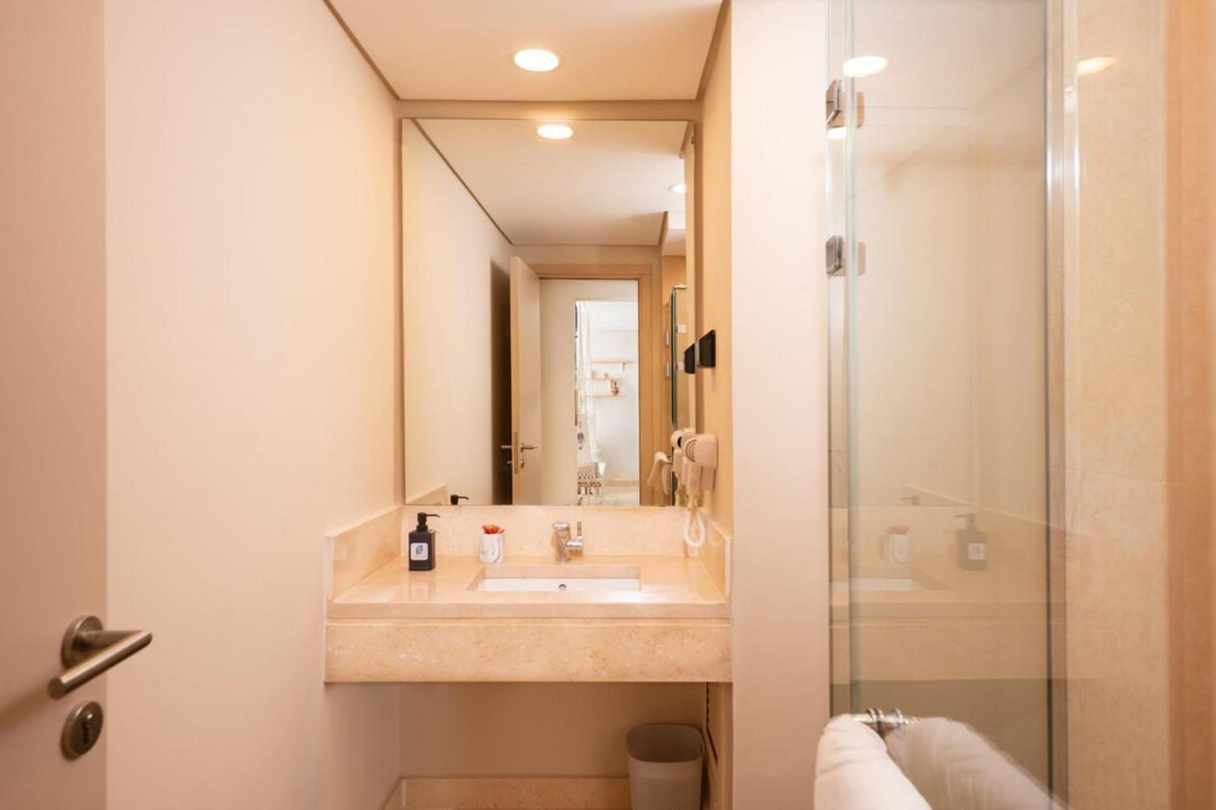 Gleaming 1 BR Apt Mangroovy w Pool & Beach Access view 3