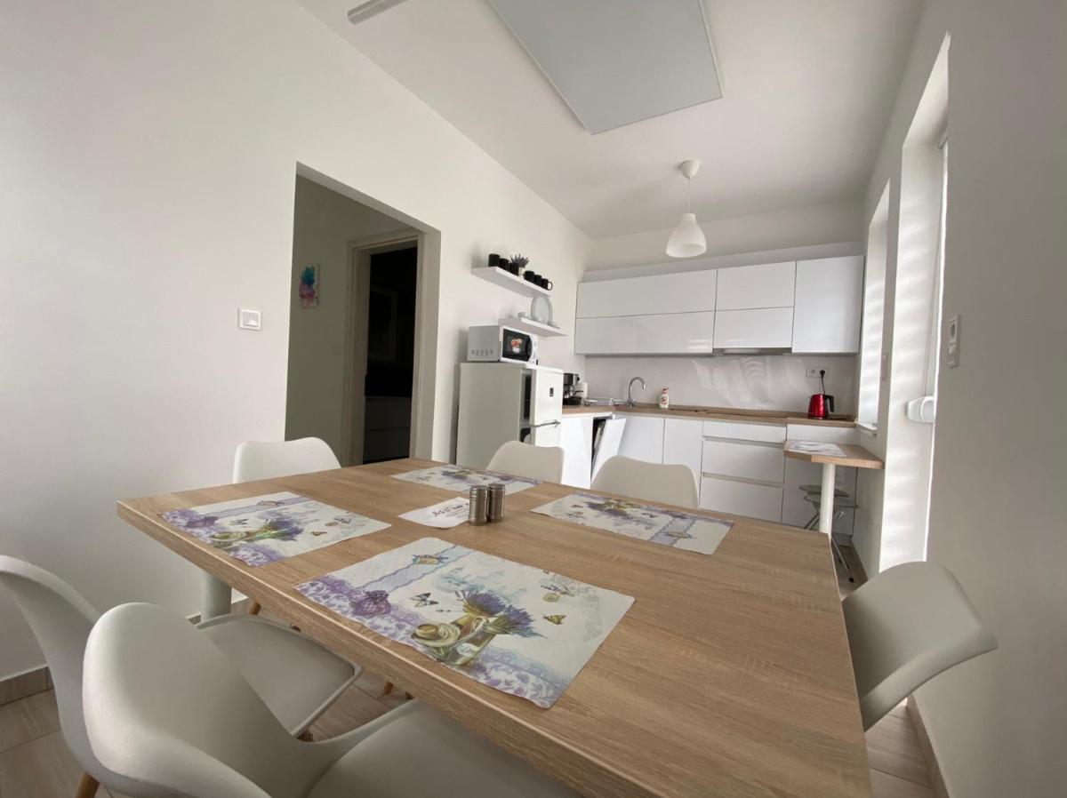 Hajnal Apartmanház view 3