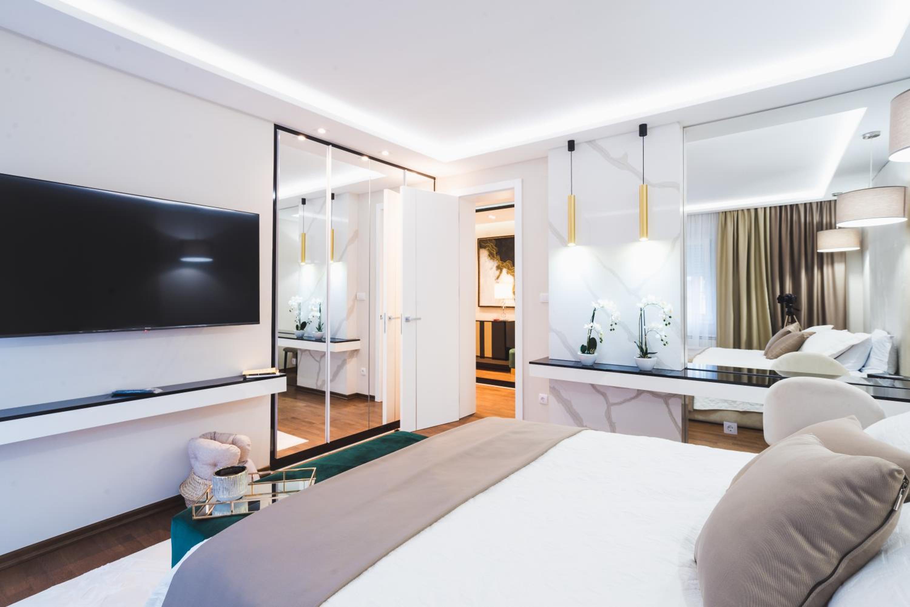Majestic Apartment view 5