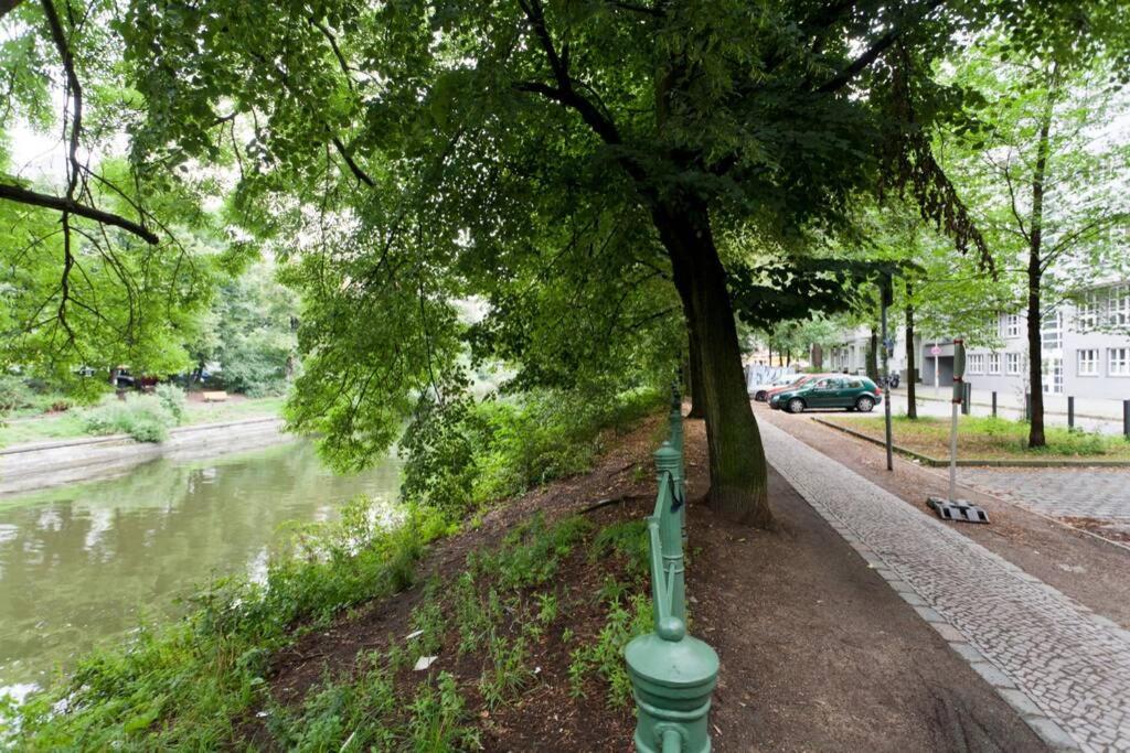 On the Landwehrkanal