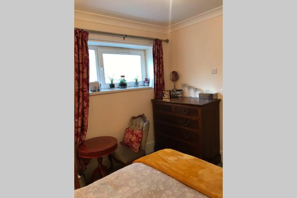 Hotel Tranquil Welsh Mountain Gem, Abertillery, Wales - Image 1