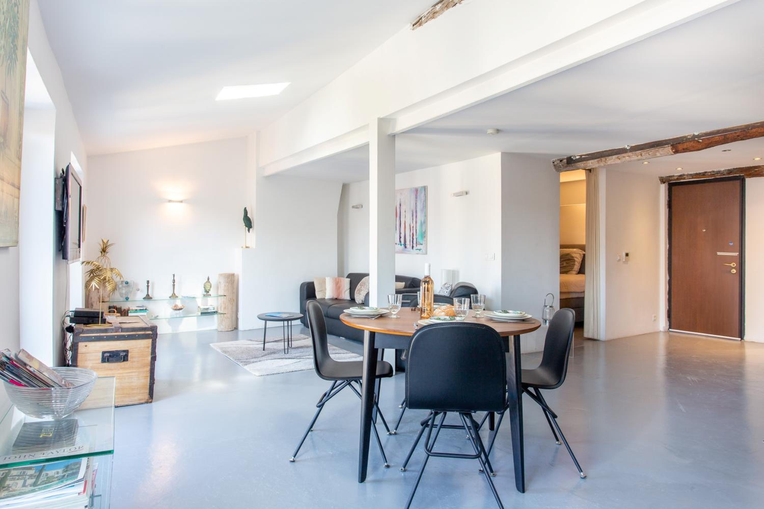 ROSS 5- F2, LUMINEUX, BALCON, LOFT, CLIM, Vieux-Nice photo 5