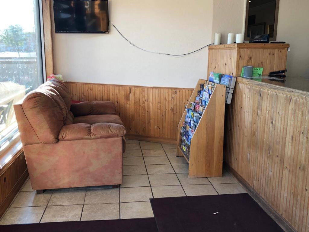 Baker City Vacations - Knights Inn - Baker City - Property Image 69