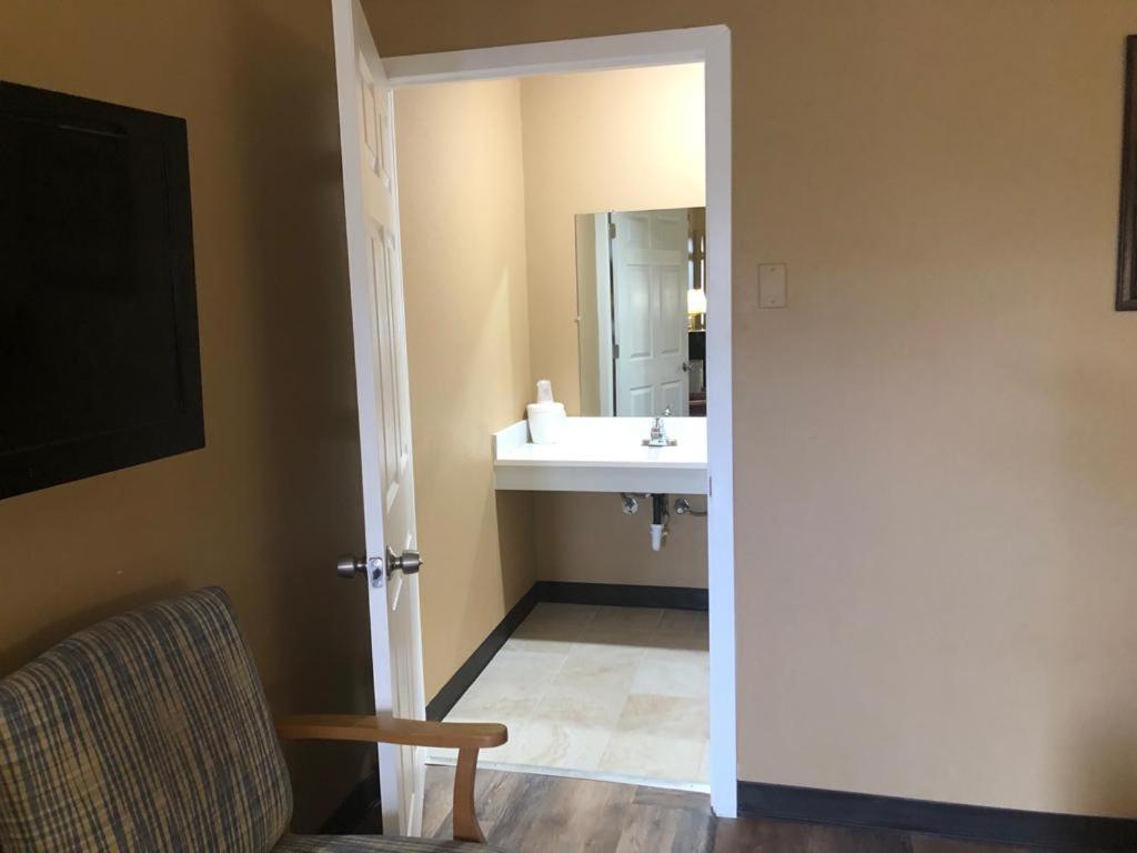 Baker City Vacations - Knights Inn - Baker City - Property Image 63