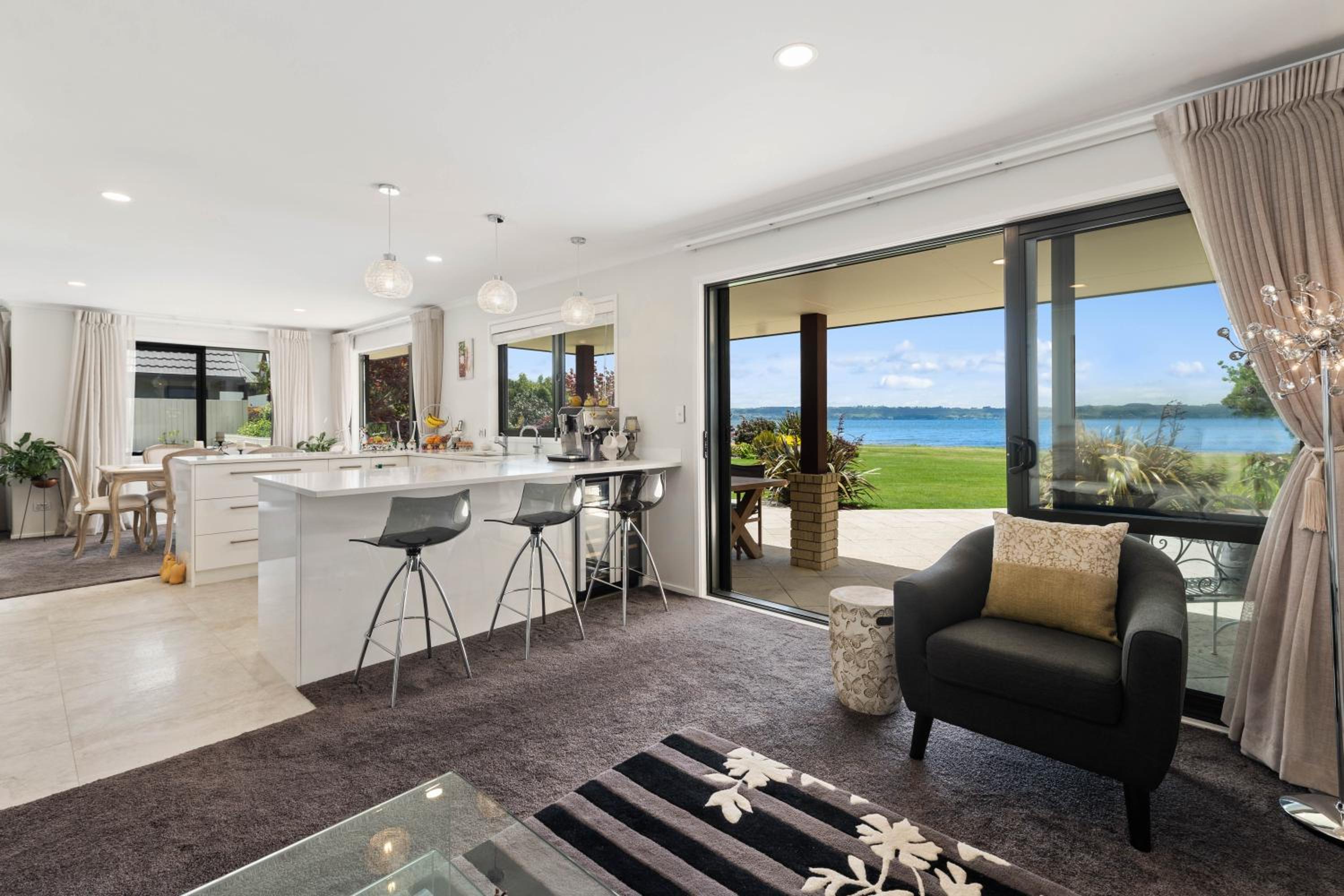 Gemini Shores - Rotorua Holiday Home view 5