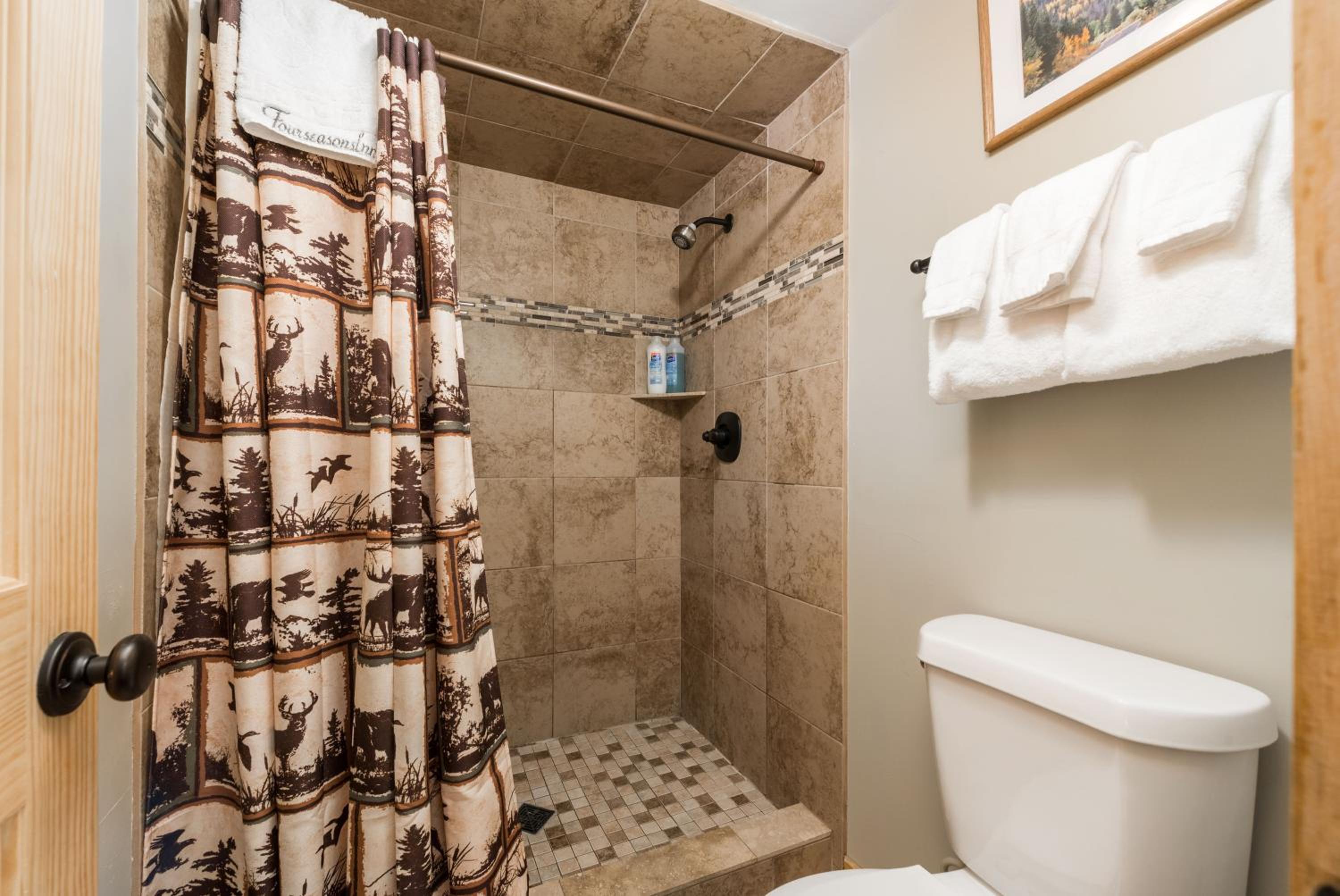 4 Seasons Inn on Fall River - Property Image 129