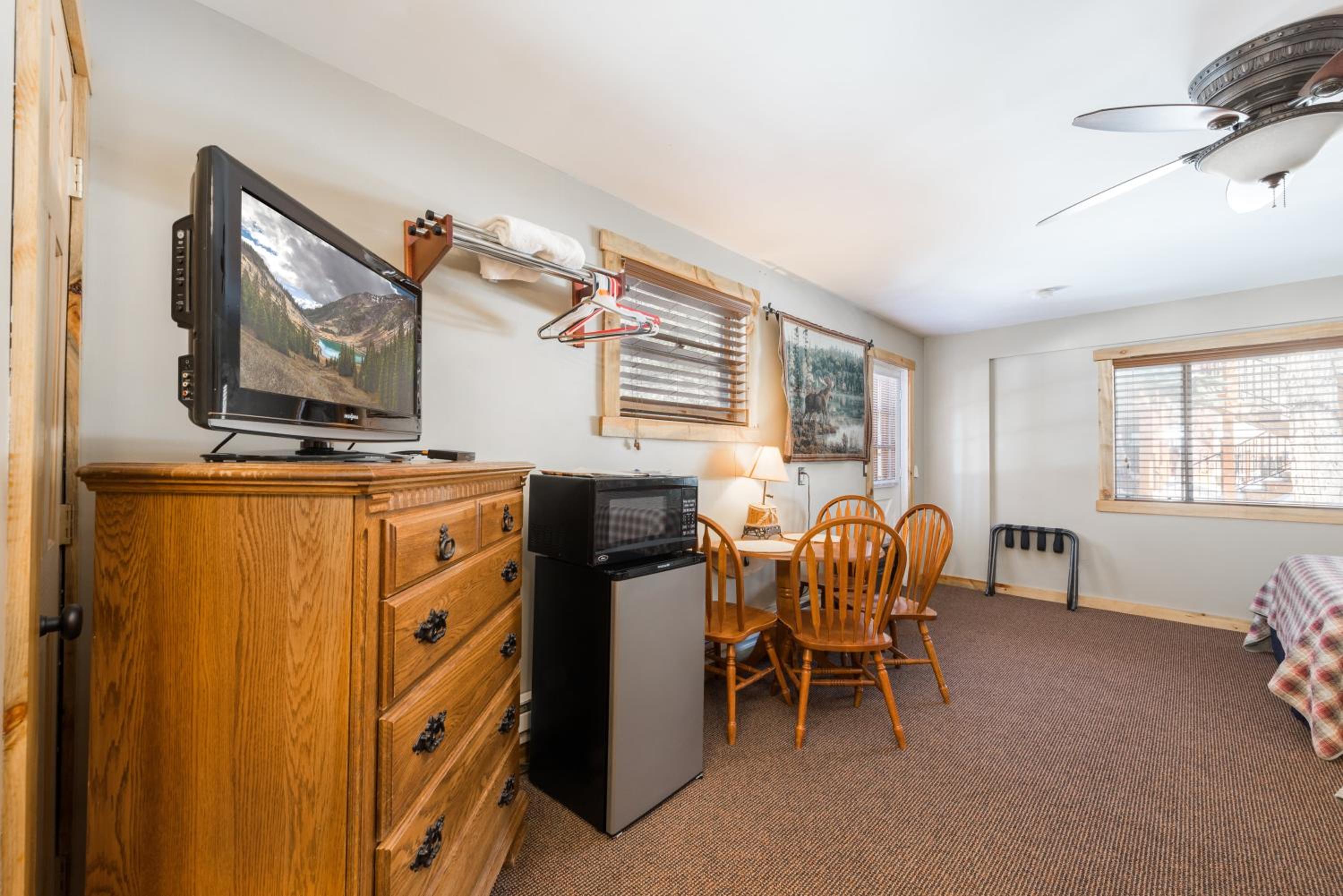 4 Seasons Inn on Fall River - Property Image 127