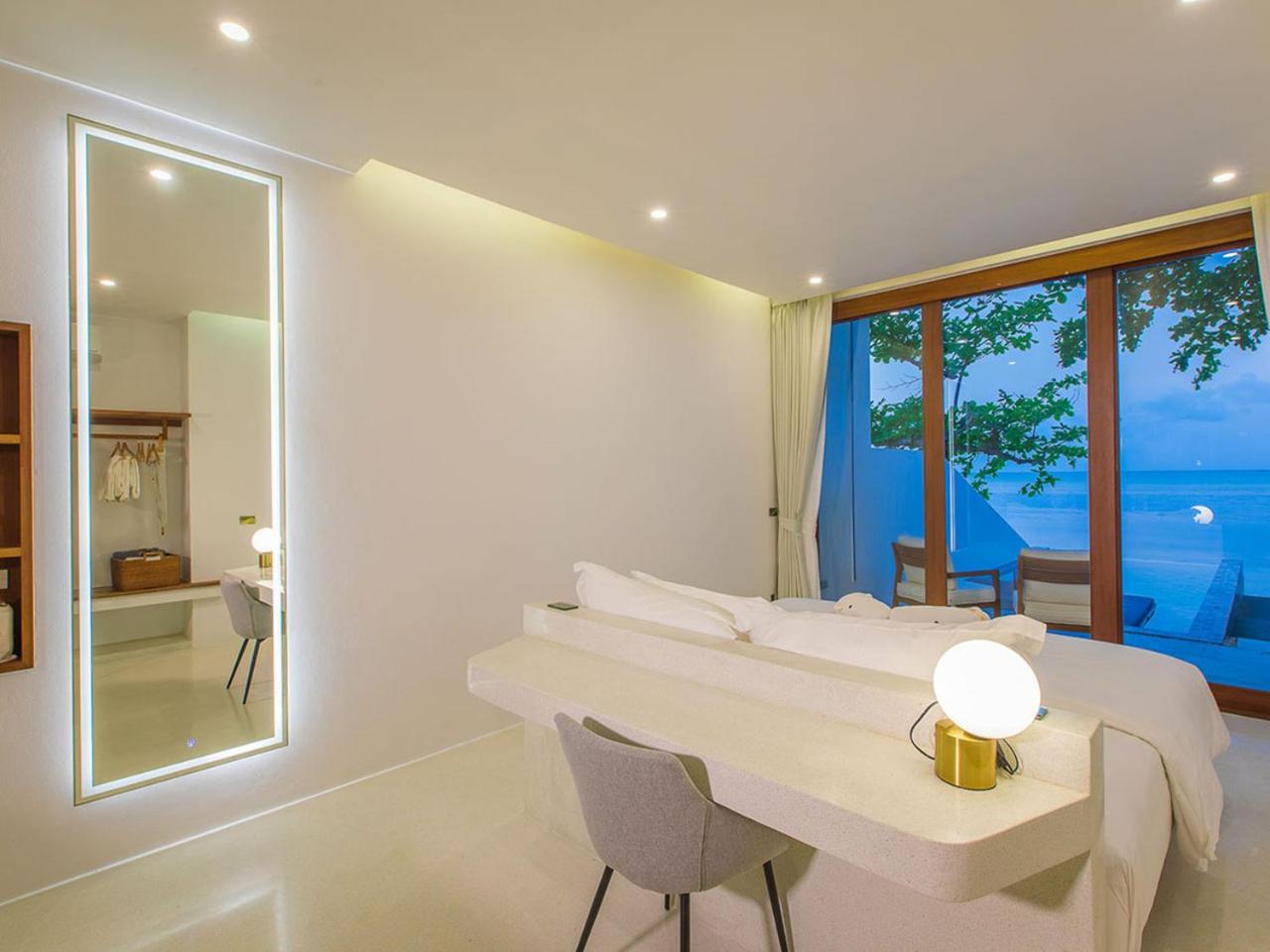 White Whale Beachfront Pool Villa