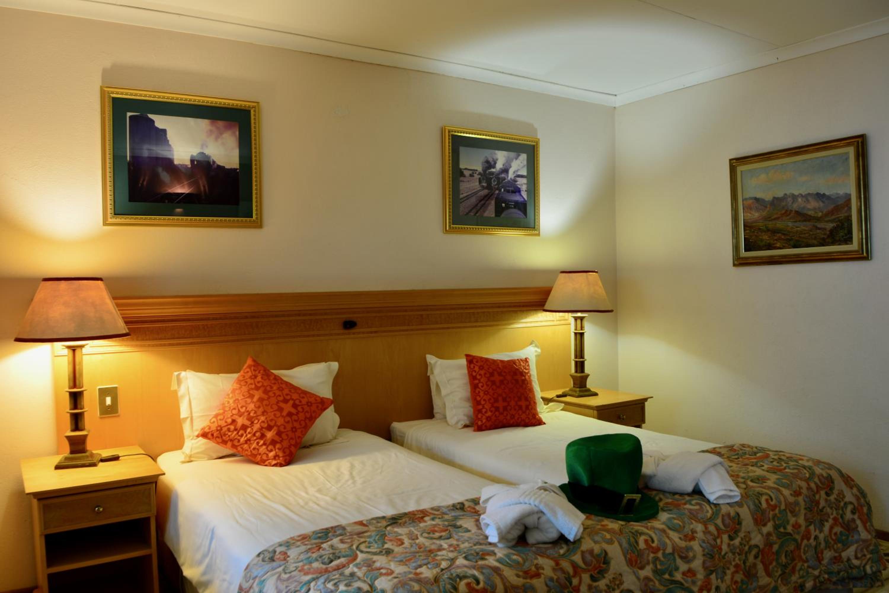 Shamrock Arms Guest Lodge view 4