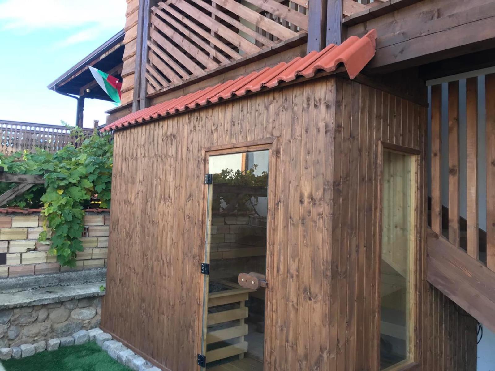 Къщи за гости Сноуфлейк Snowflake Chalet and Snowflake Lodge
