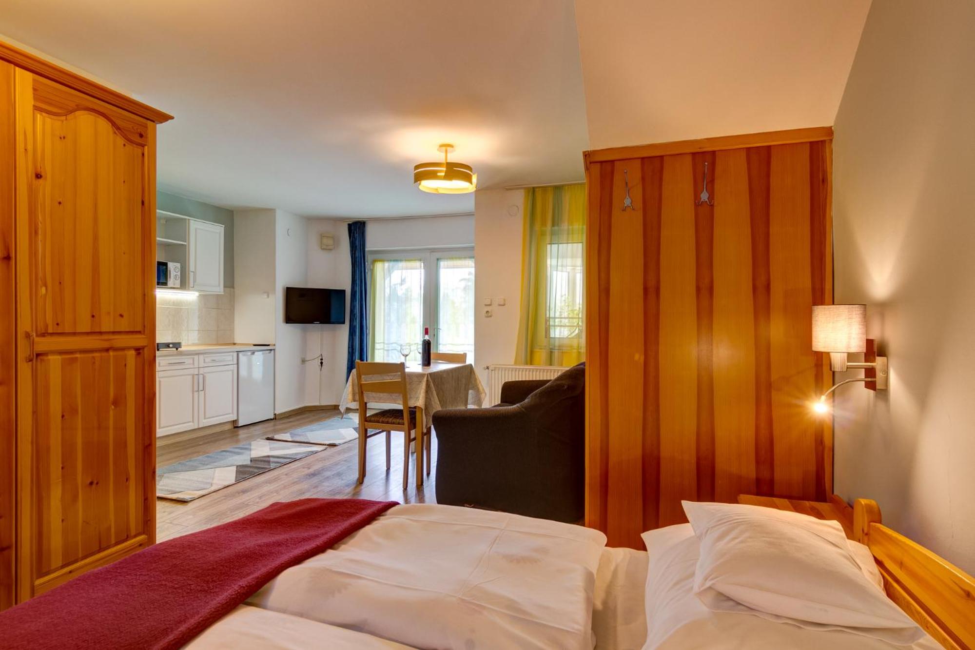Gyapay Apartman Hévíz view 3