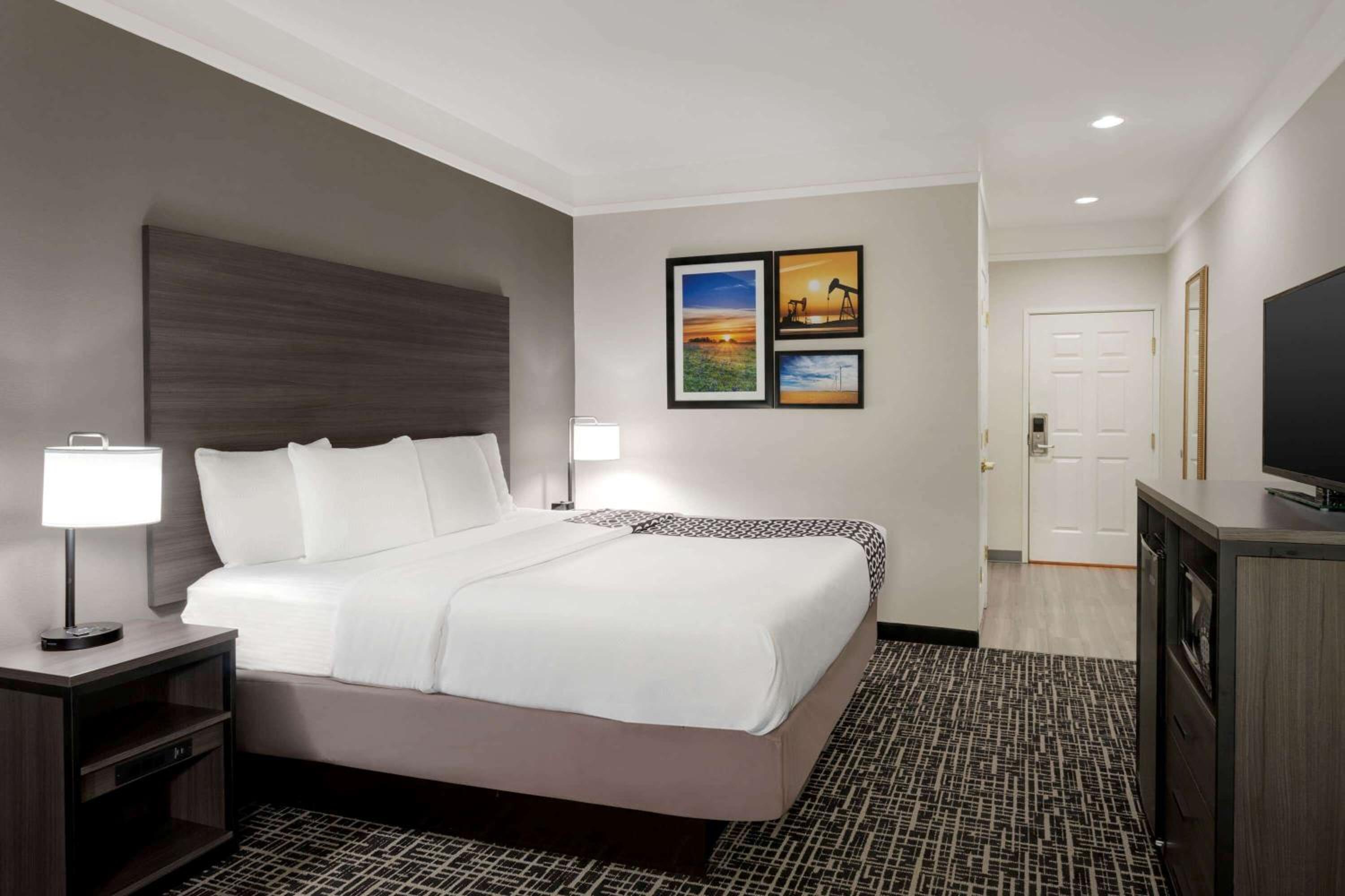 Longview Vacations - La Quinta by Wyndham I-20 Longview South - Property Image 22