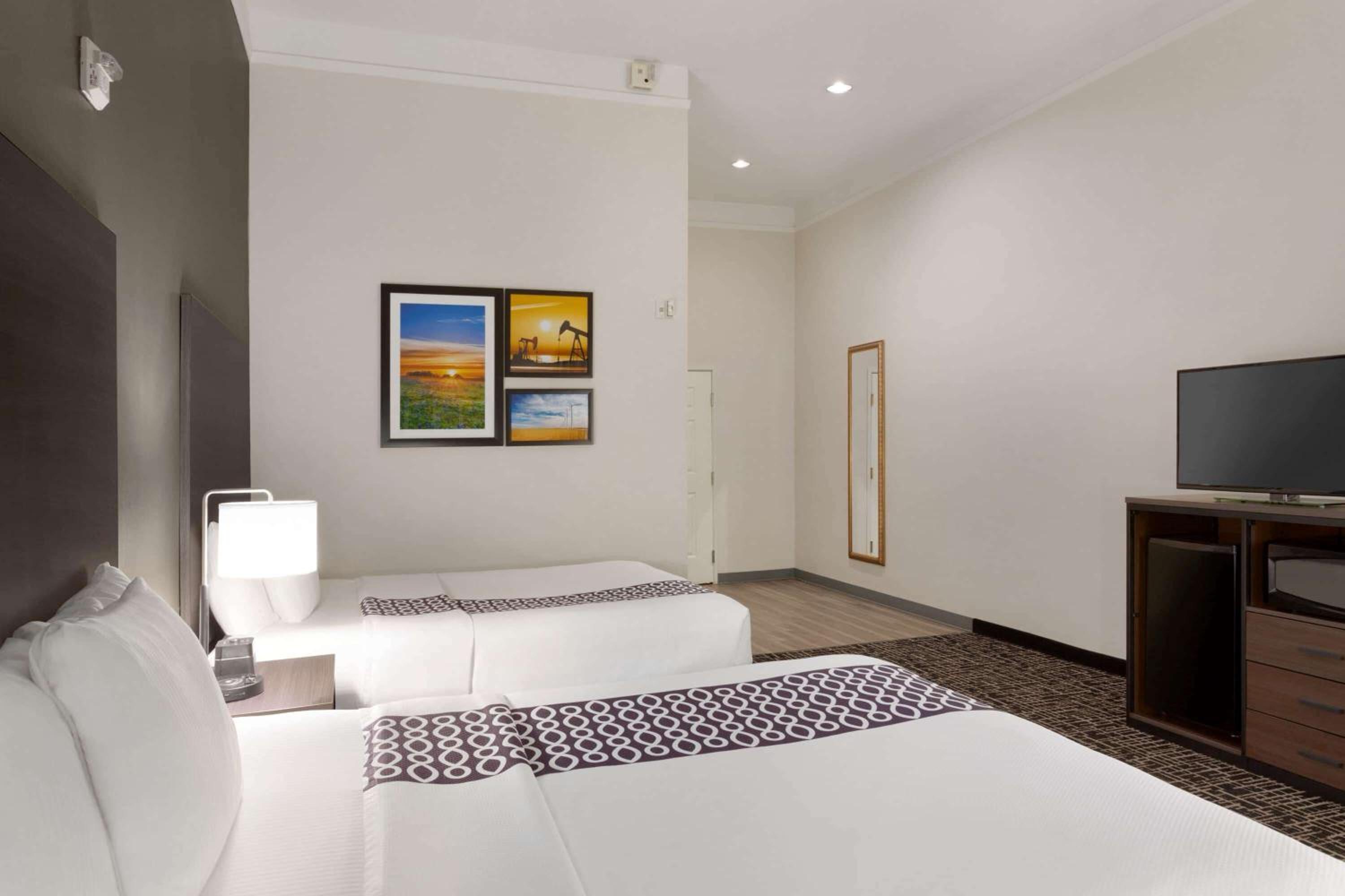 Longview Vacations - La Quinta by Wyndham I-20 Longview South - Property Image 18