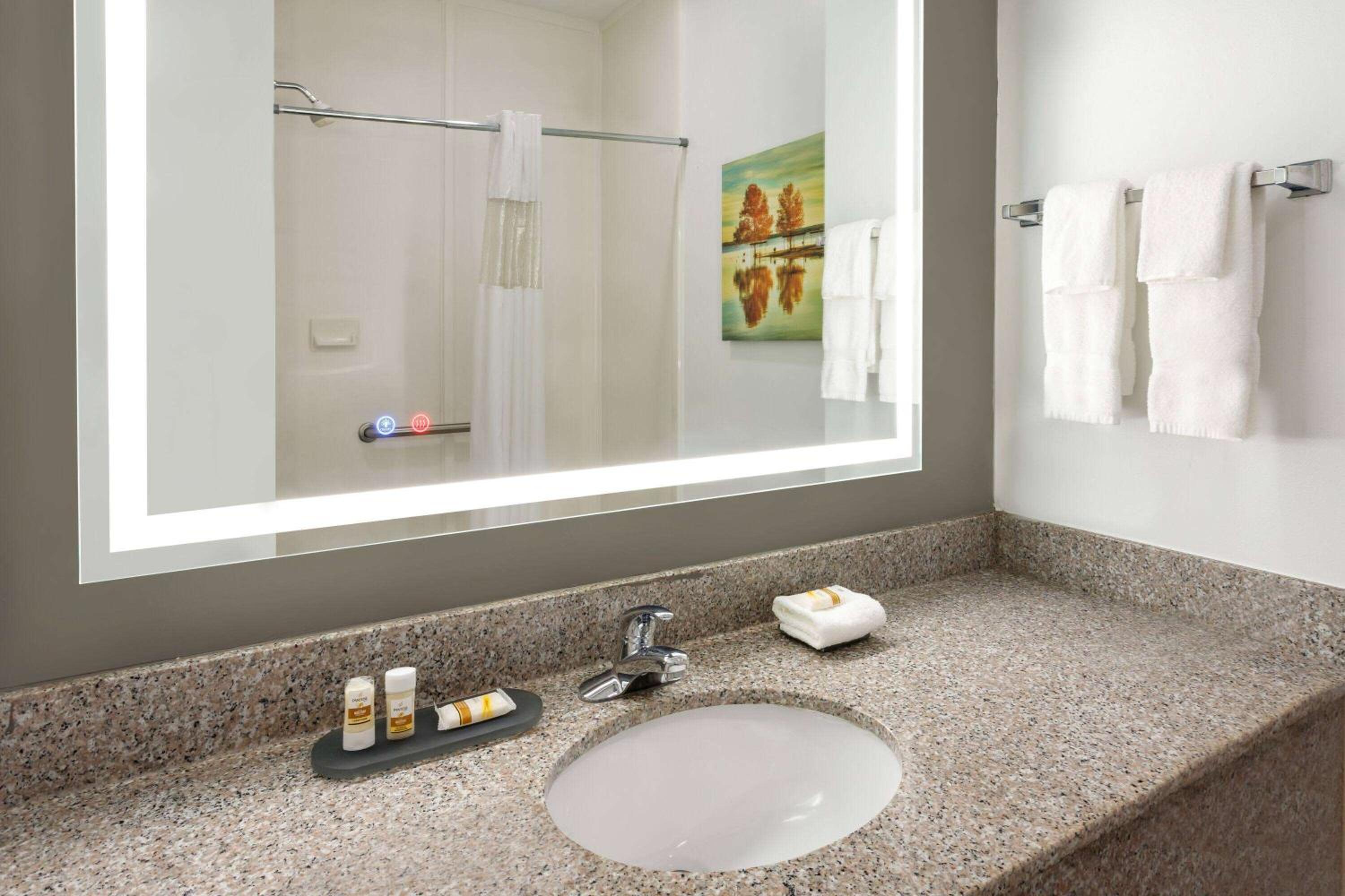 Longview Vacations - La Quinta by Wyndham I-20 Longview South - Property Image 2