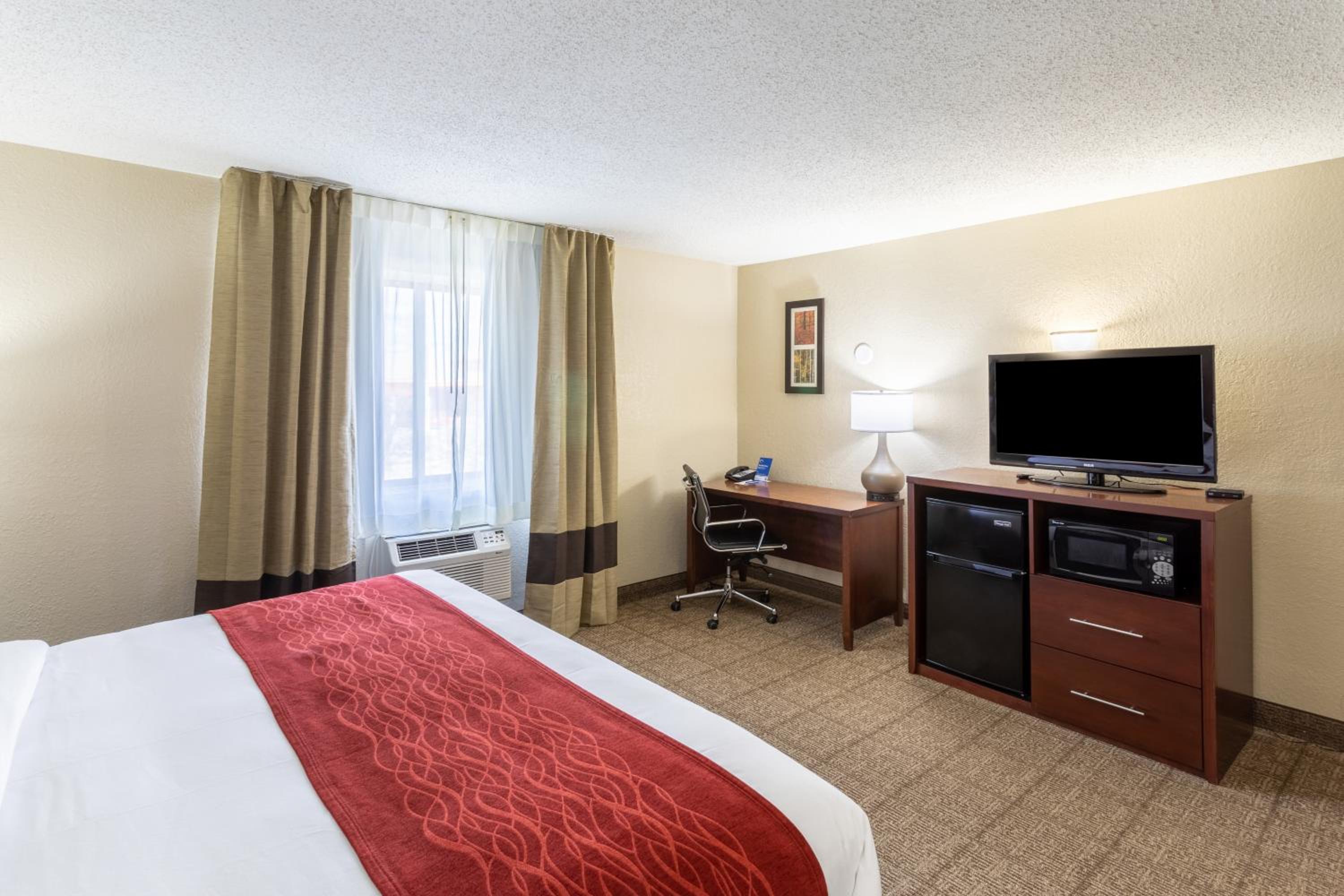 Comfort Inn Waukesha - Milwaukee West, Photo 40
