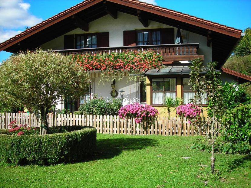 Ferienwohnung Rutz inkl. Chiemgaukarte view 3