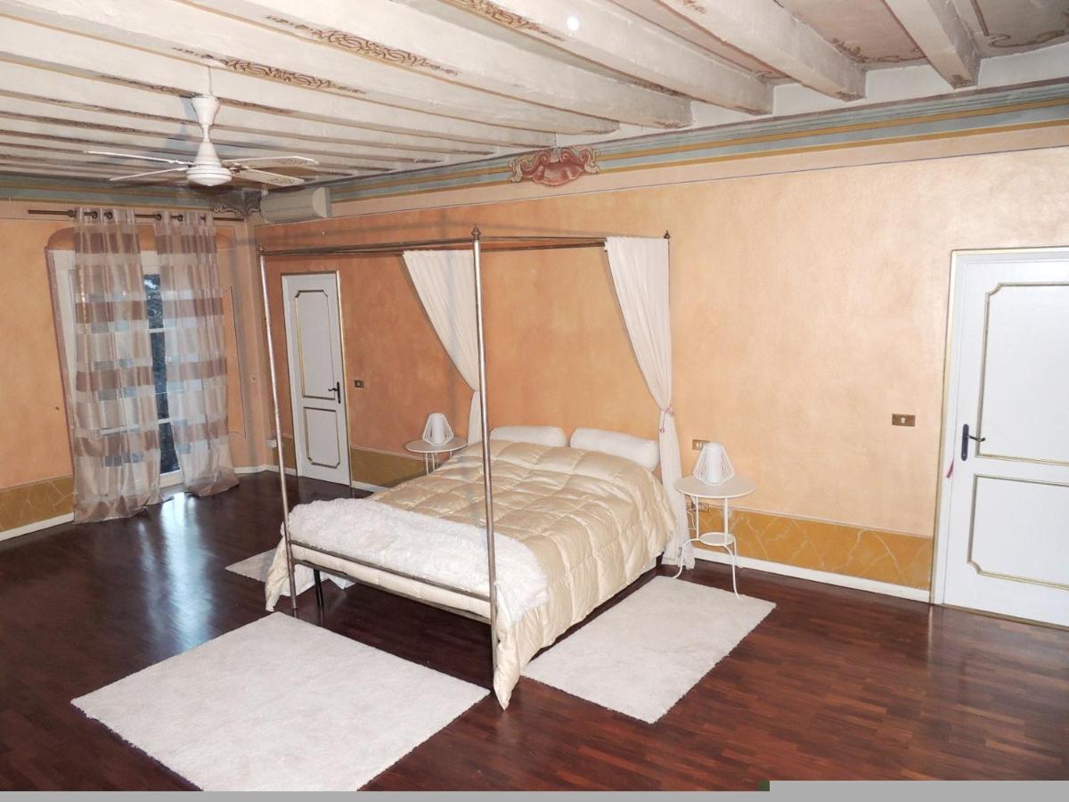 4 bedrooms appartement with jacuzzi furnished terrace and wifi at Brescia photo 4