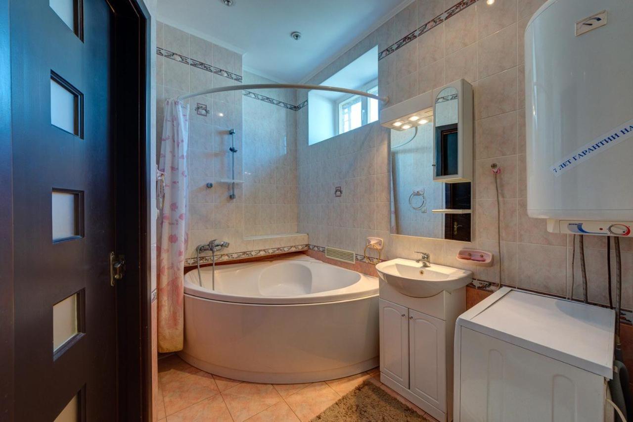 Apartments with three rooms on Shevchenko blvd view 3