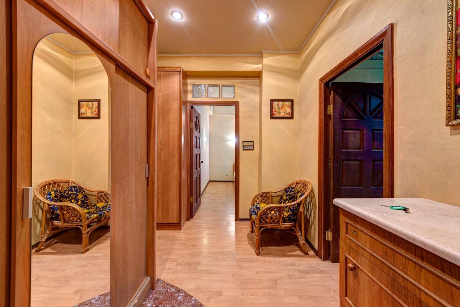 Three-room apartment near Ocean Plaza view 4