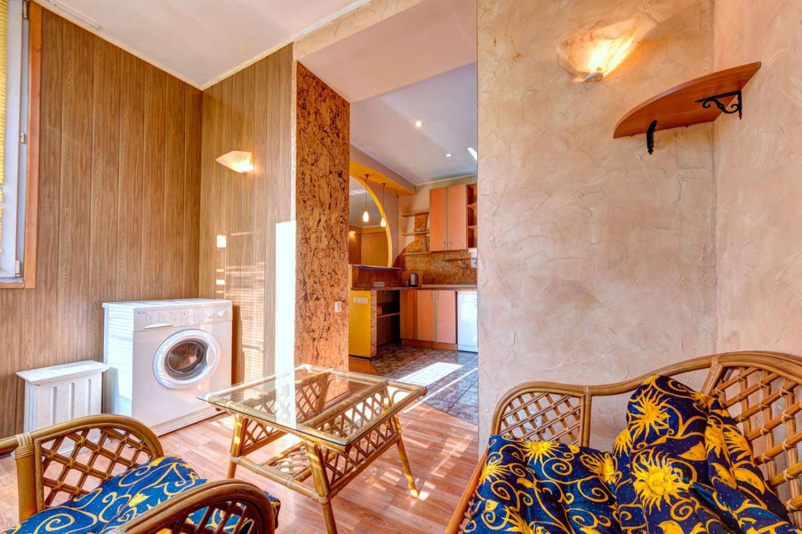 Three-room apartment near Ocean Plaza view 2