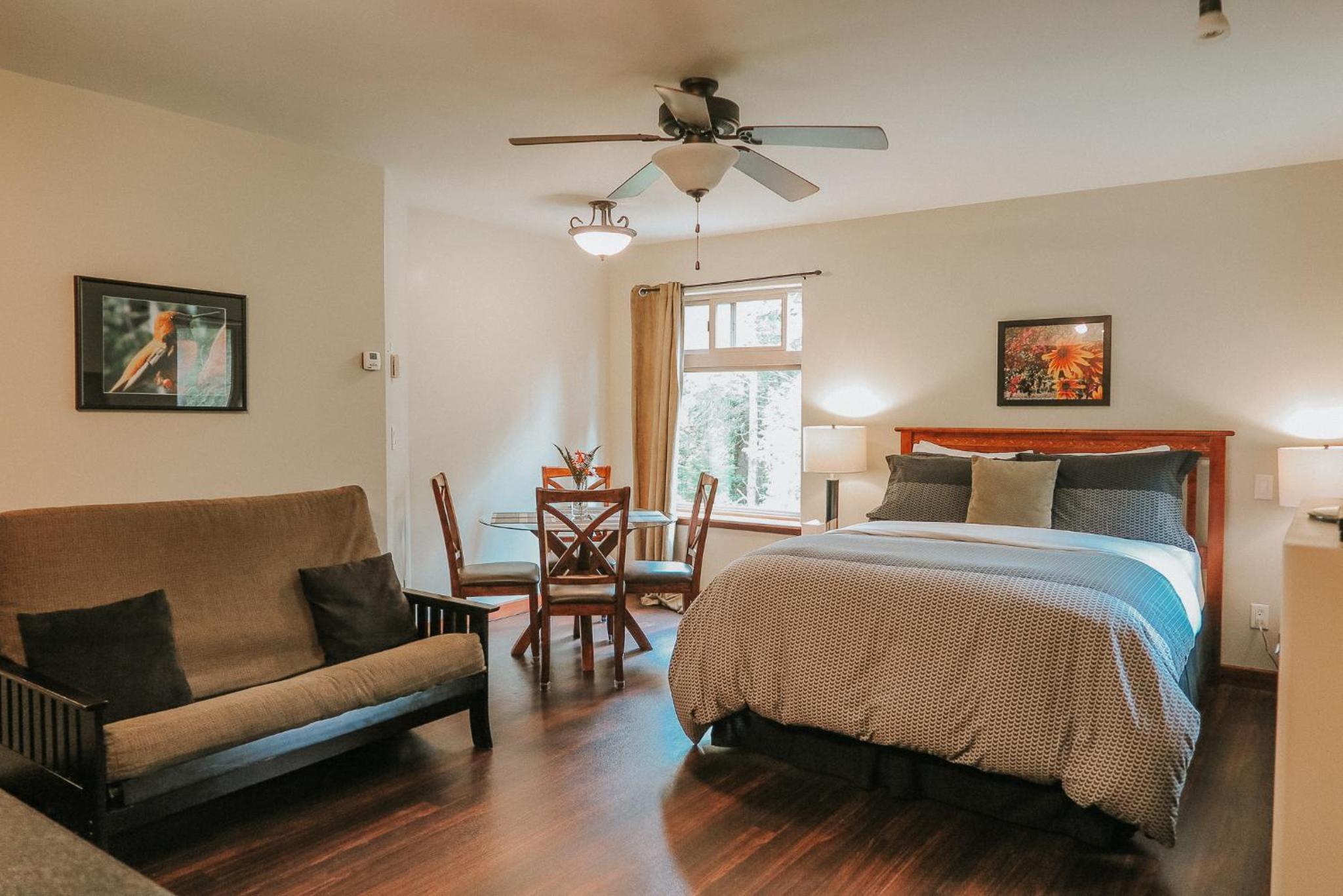 Tofino Vacations - Cobble Wood and Bird Sanctuary Guest Houses - Property Image 86