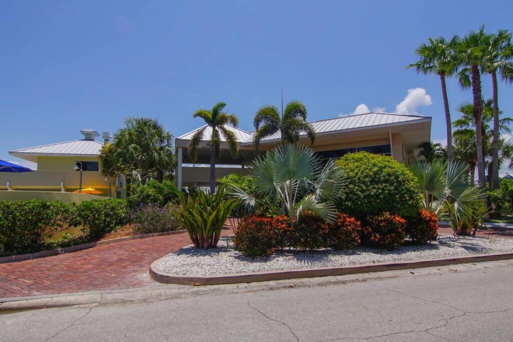 Little Harbor Resort #114 Tampa Bay FL Beach, Bayside & 2 Pools view 5