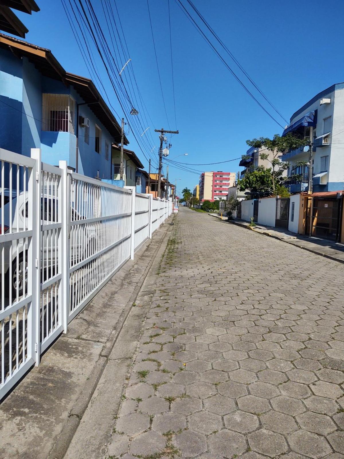 Apartamento Ubatuba - Praia grande - 200m da praia - Com Garagem Privativa view 5