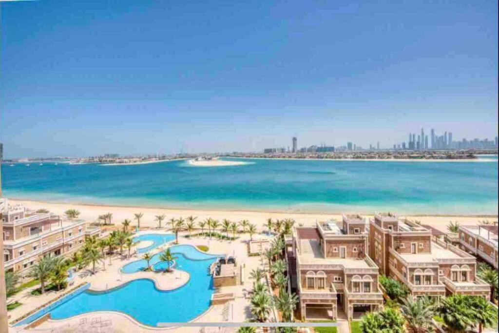 Hotel Balqis Residense Palm Jumeirah,Pool, Beach, Top floor, Full sea view, Restaurants - Image 1