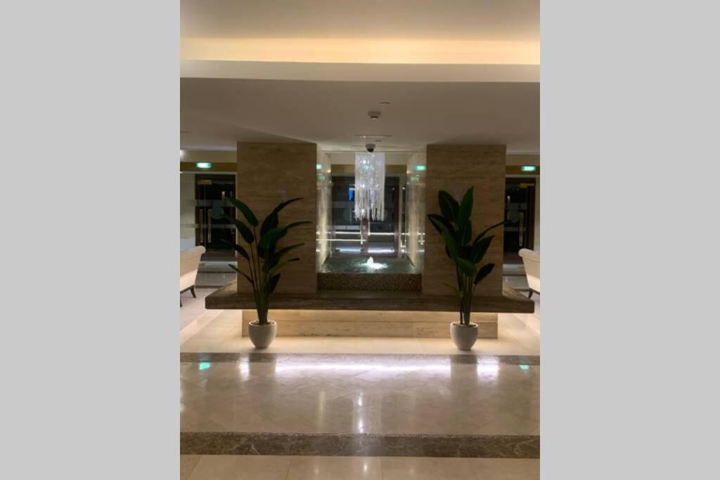Balqis Residense Palm Jumeirah,Pool, Beach, Top floor, Full sea view, Restaurants