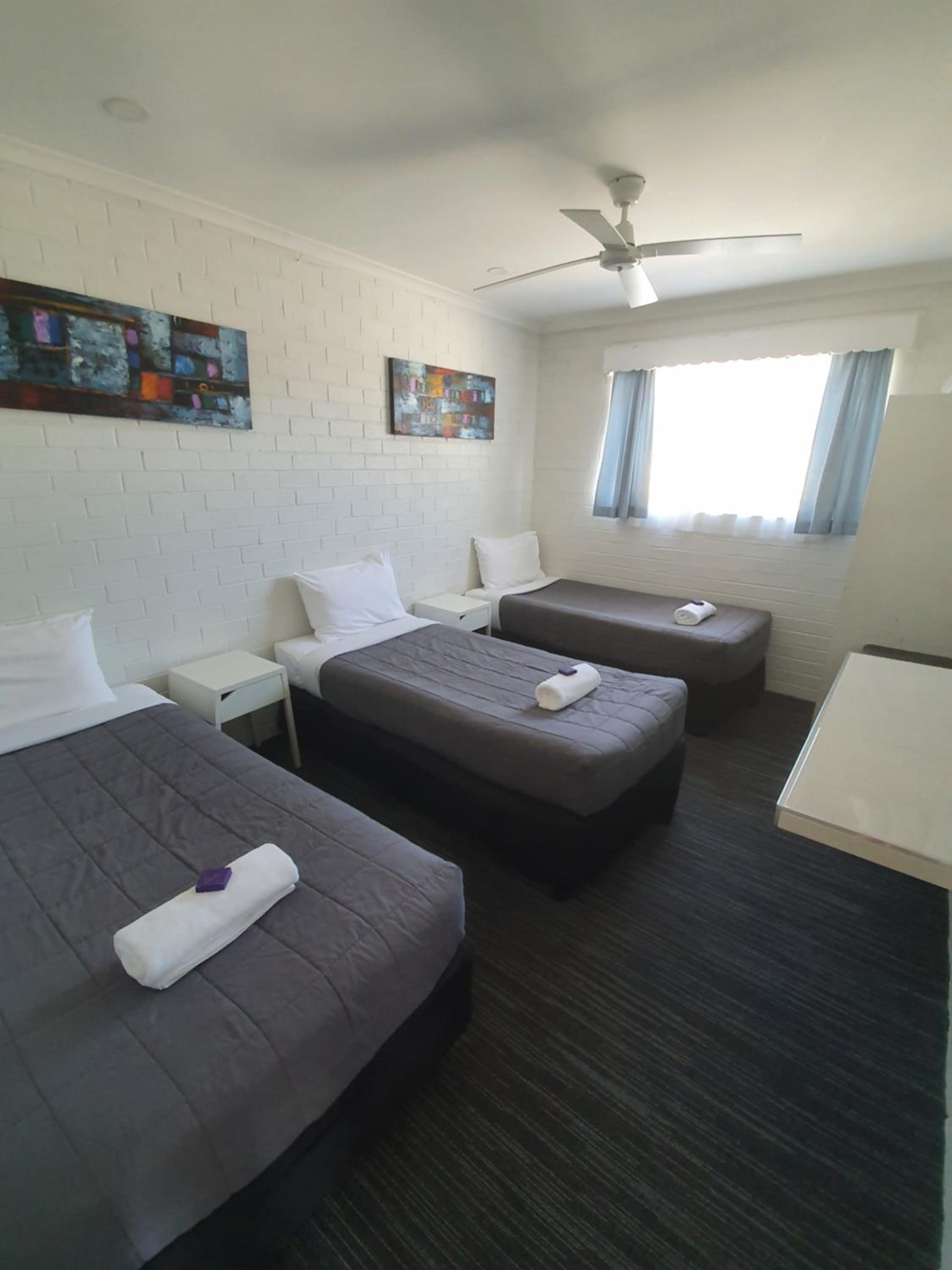 Coastal Bay Motel