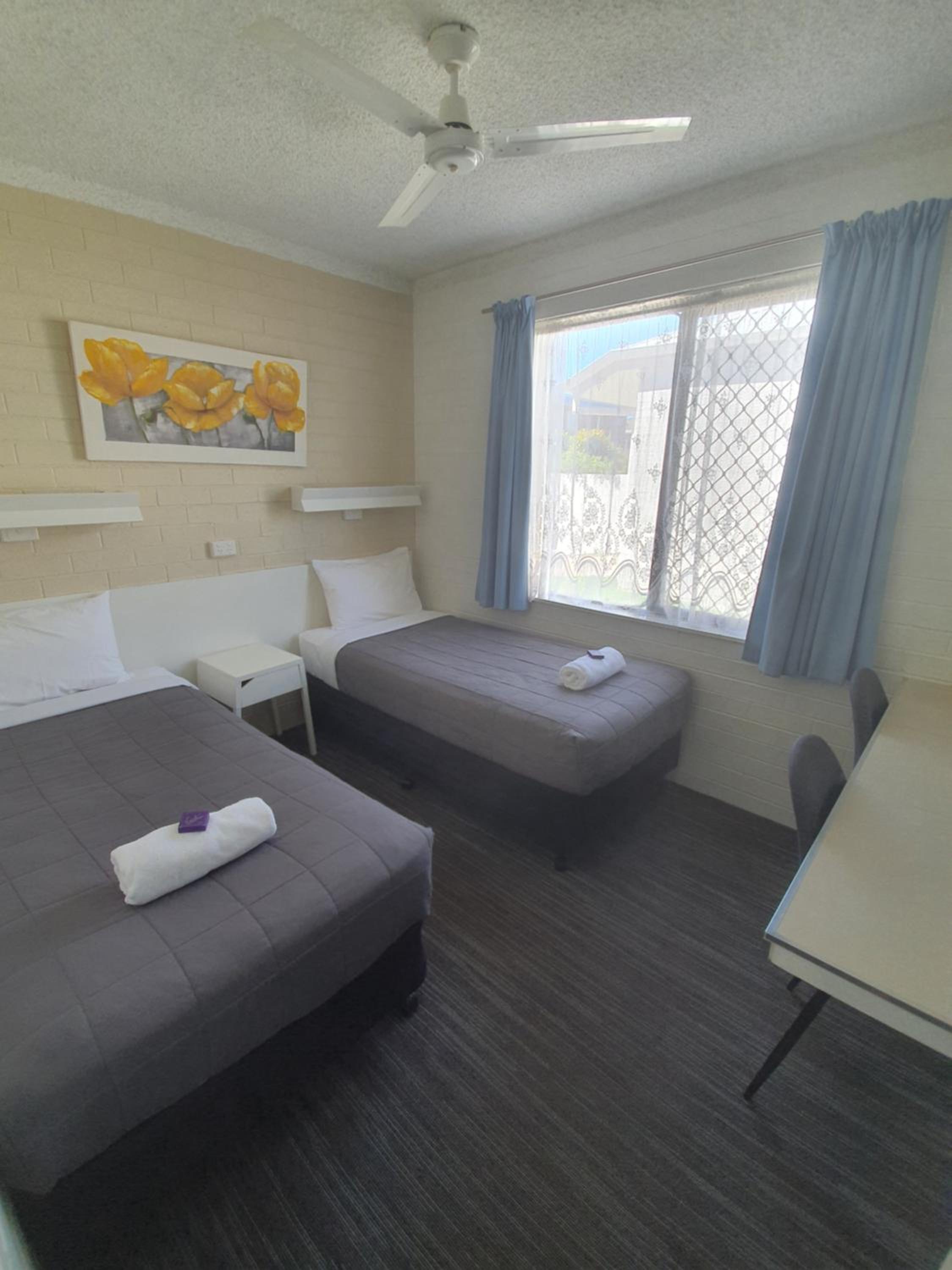Coastal Bay Motel