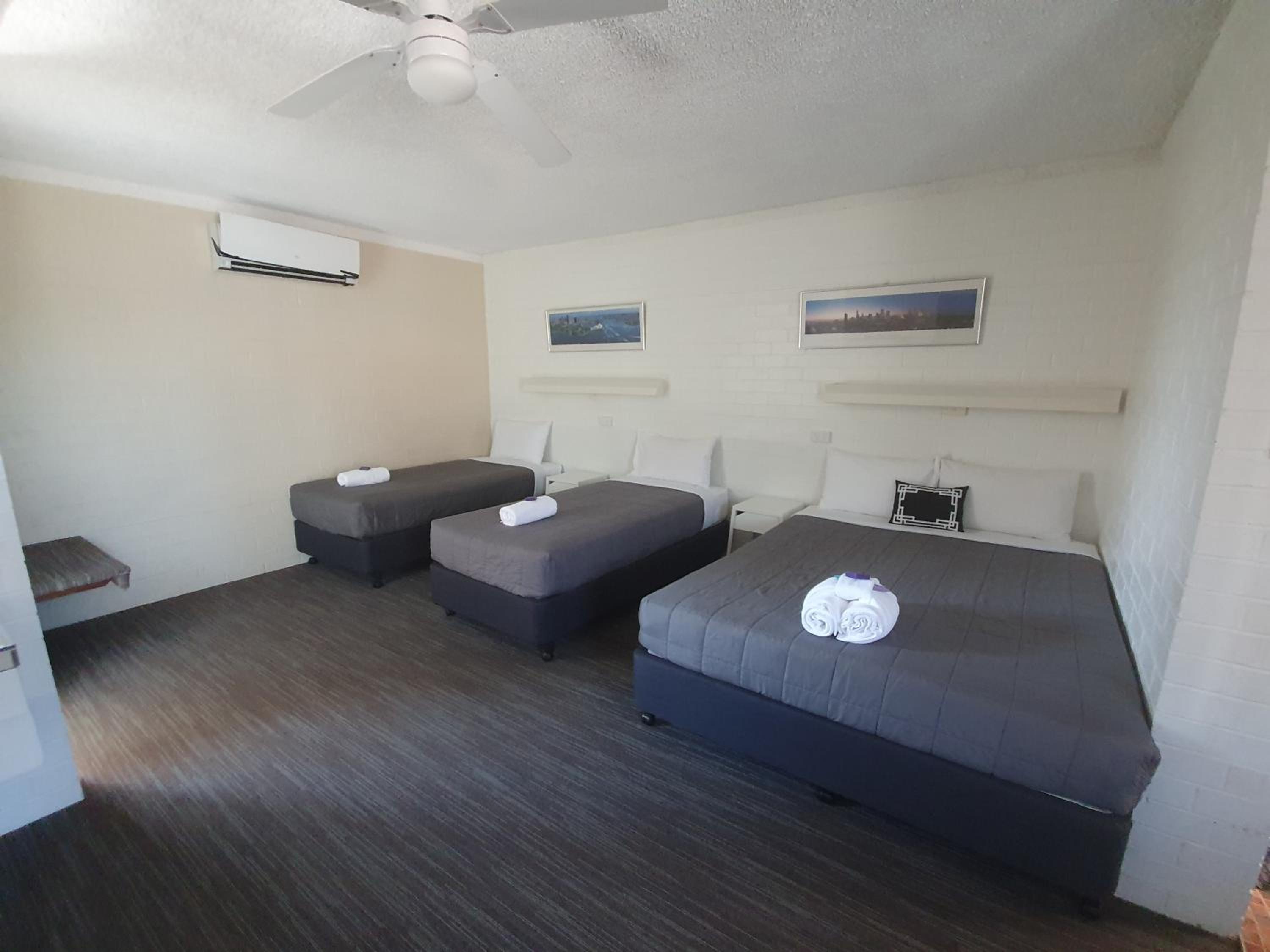 Coastal Bay Motel