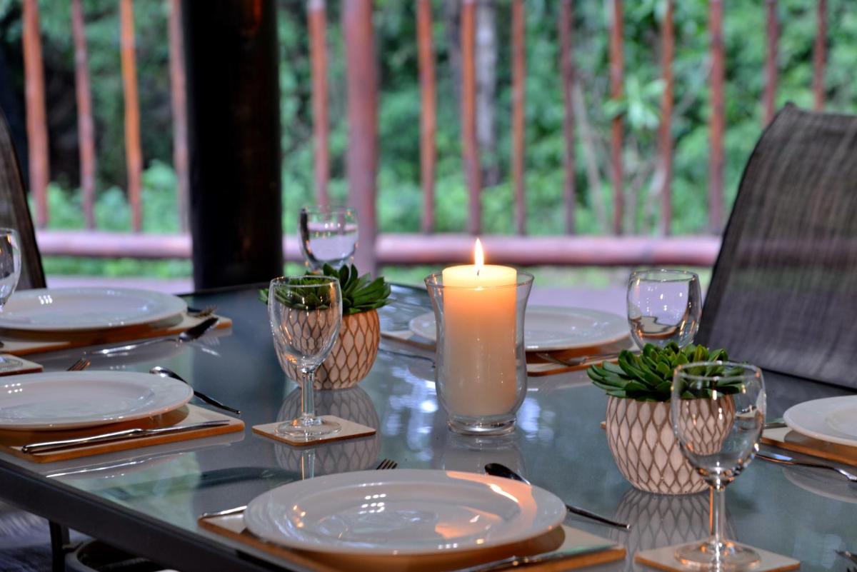 Hazyview Vacations - Cambalala - Private Villa - in Kruger Park Lodge - Serviced Daily, Free Wi-Fi - Property Image 9