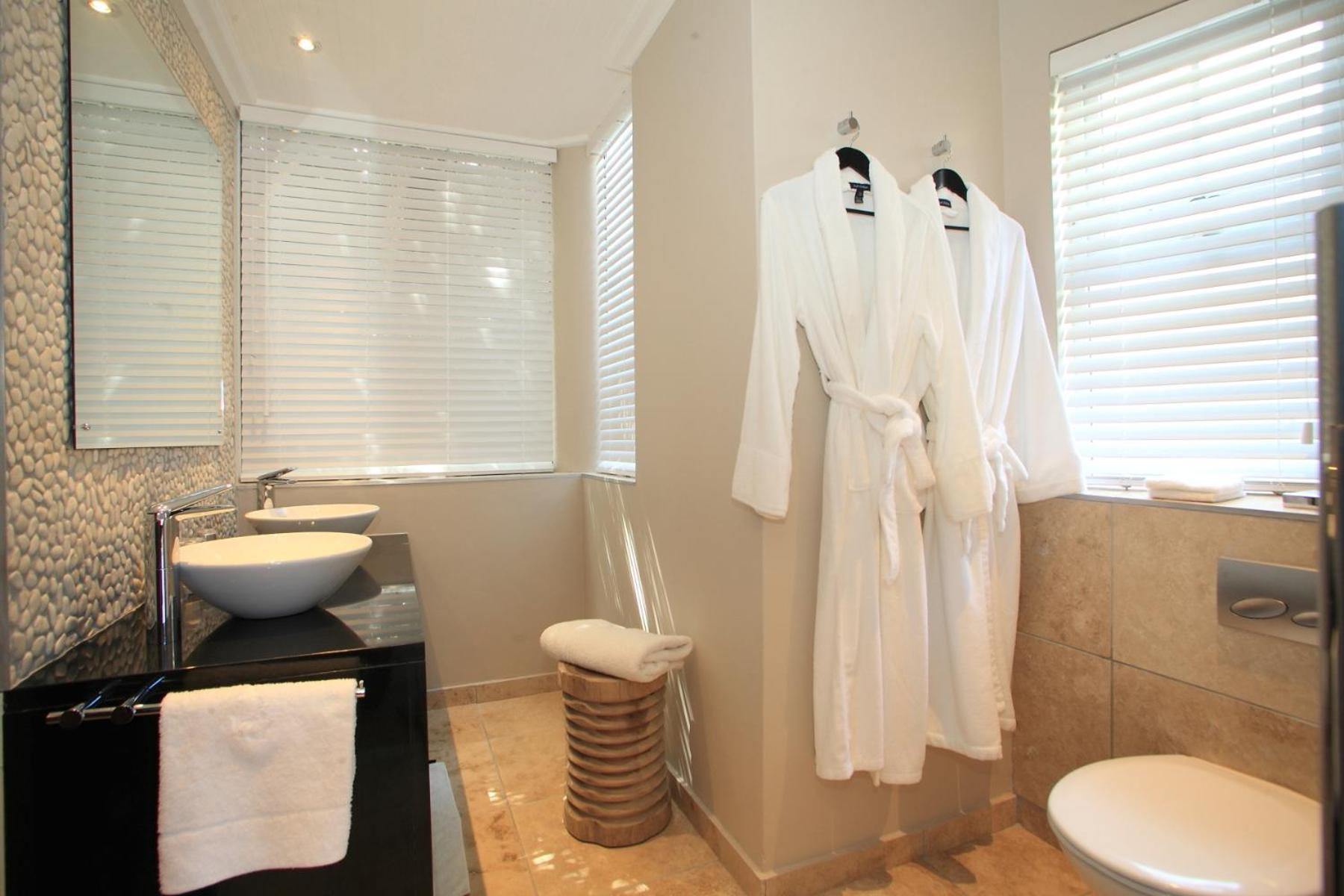 Periwinkle Lodge Guest House